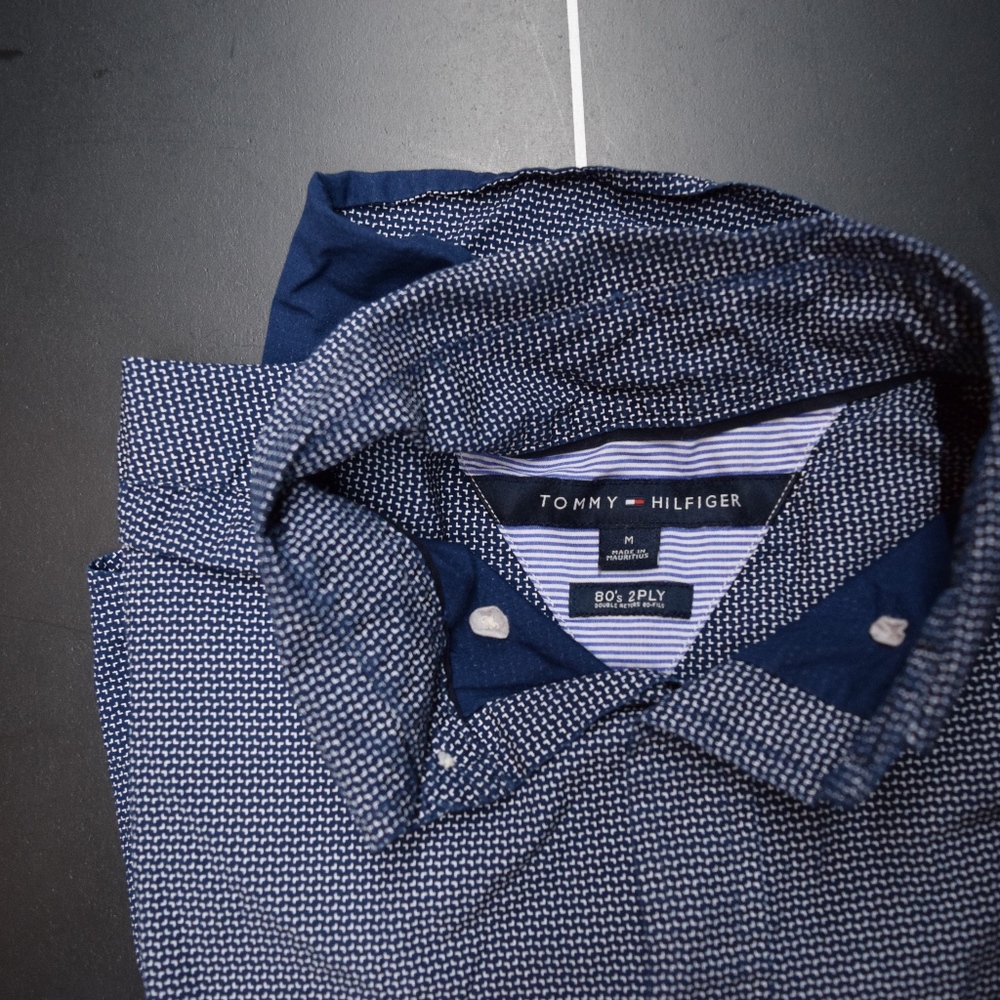 TOMMY HILFIGER BUTTON DOWN
